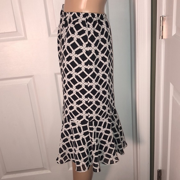 Donna B. Taylor Black & White Skirt. 10 - Picture 3 of 6